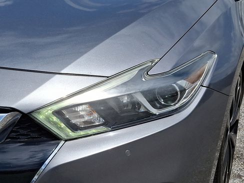 Used 2016 Nissan Maxima SR FWD image 10