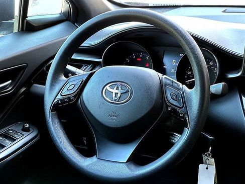 Used 2019 Toyota C-HR LE FWD image 29