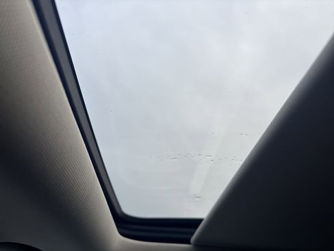 Used 2021 Buick Envision Essence w/ Sport Touring Package image 31