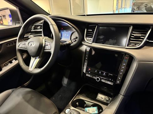 New 2025 INFINITI QX50 Sport image 29