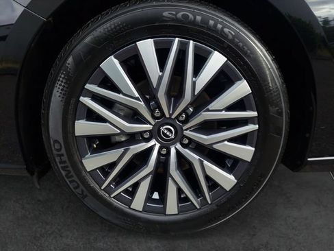 Used 2025 Nissan Altima 2.5 SV FWD image 9