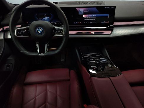 Used 2025 BMW i5 xDrive40 w/ M Sport Package image 25