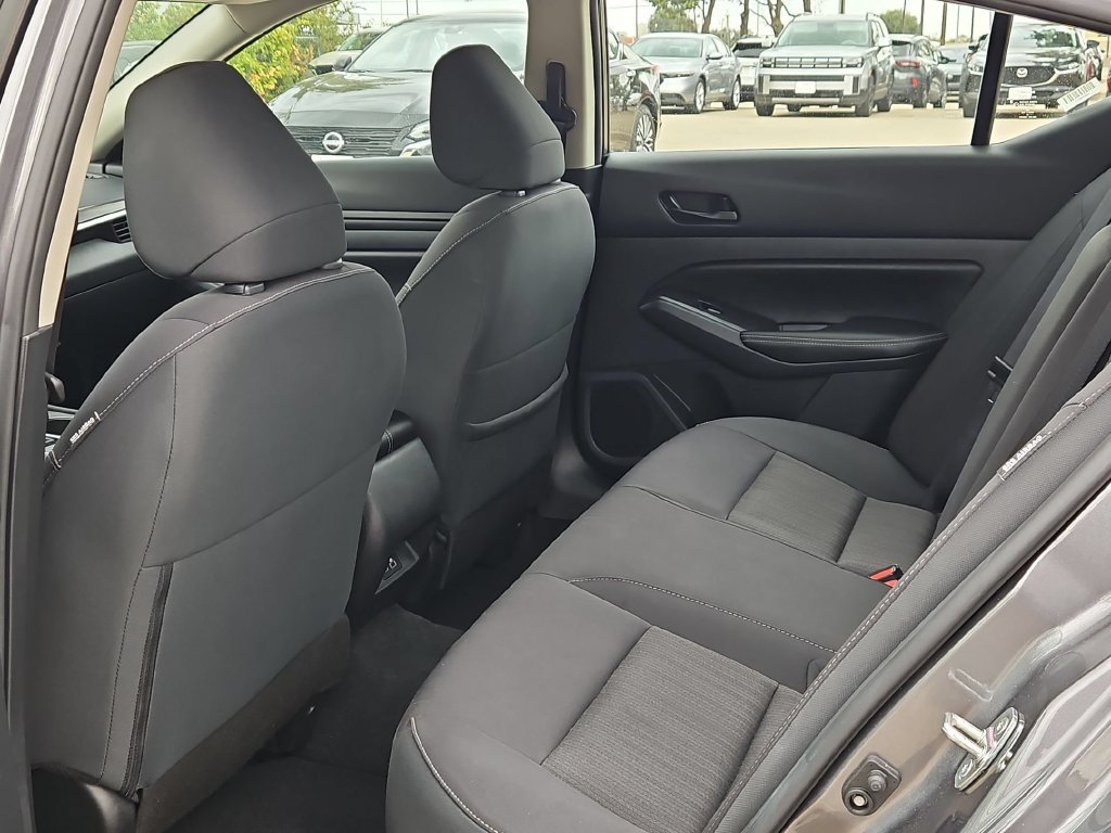 Used 2025 Nissan Altima 2.5 SV FWD image 28