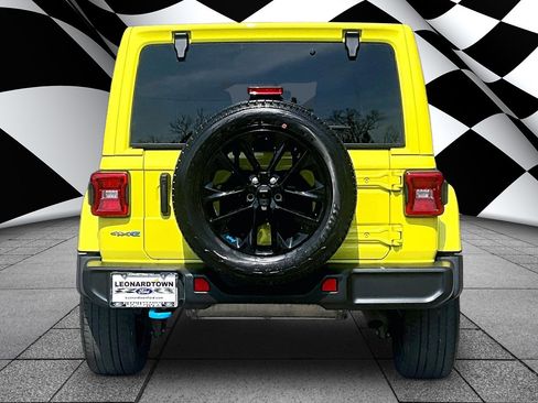 Used 2023 Jeep Wrangler Sahara w/ Cold Weather Group image 4