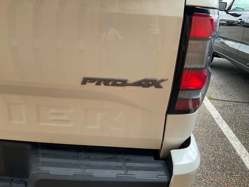 Used 2022 Nissan Frontier PRO-4X AWD/4WD image 8