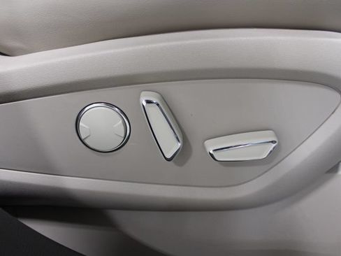 Used 2022 Lincoln Nautilus Reserve AWD/4WD image 28