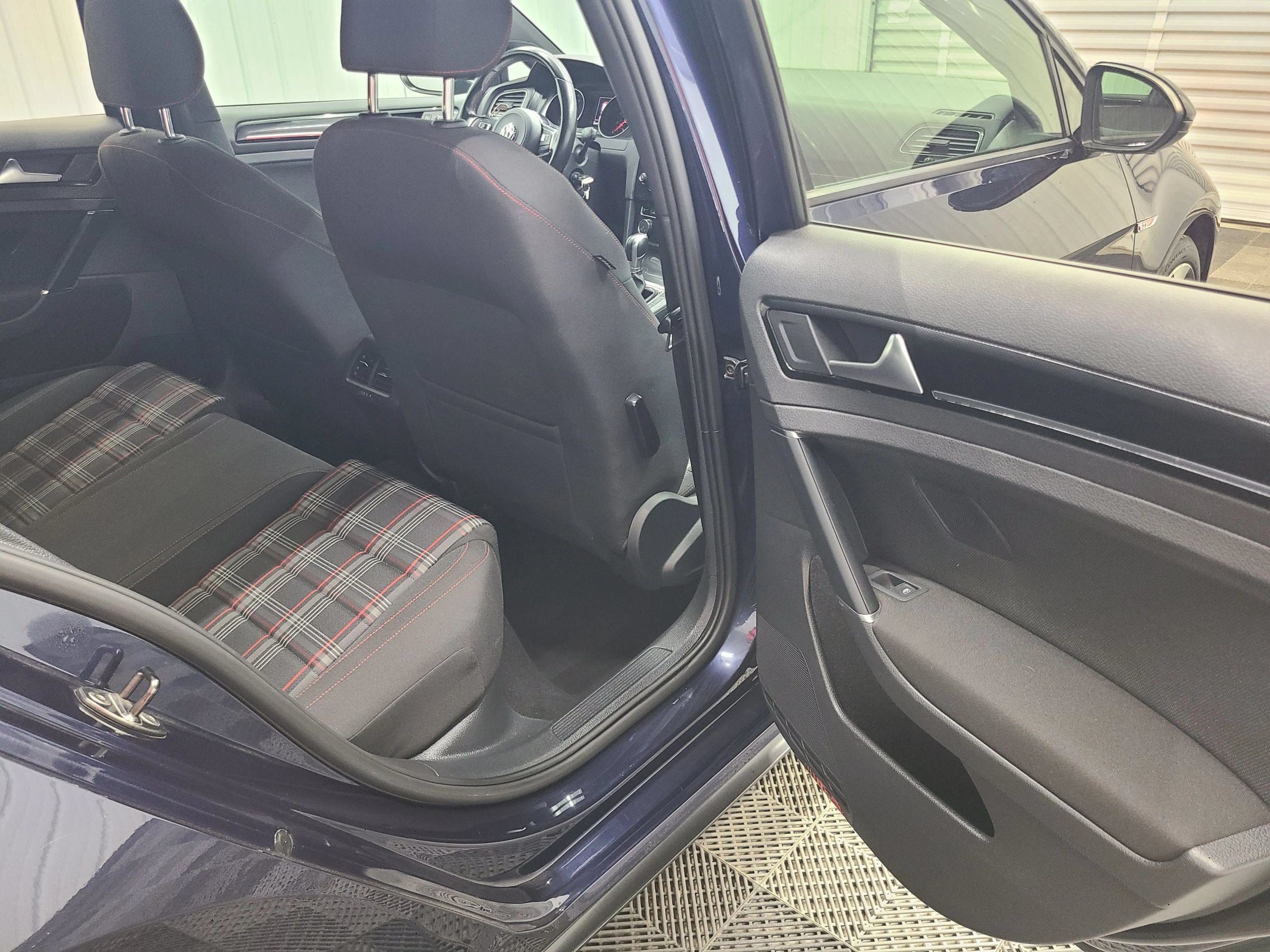 Used 2017 Volkswagen GTI S FWD image 38
