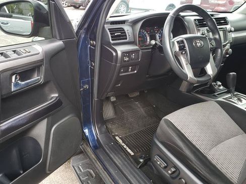 Used 2017 Toyota 4Runner SR5 AWD/4WD image 11