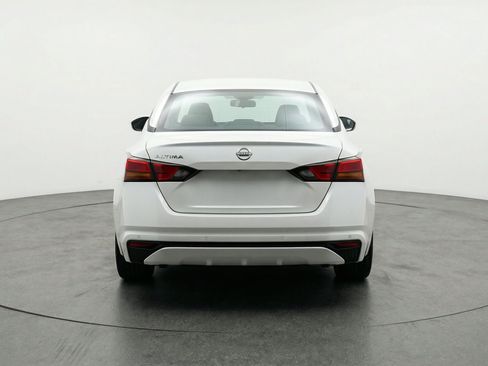 Used 2025 Nissan Altima 2.5 SV FWD image 7
