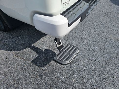 New 2026 Nissan Frontier SV image 12