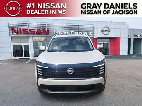 New 2025 Nissan Kicks SR w/ SR Premium Package image 16