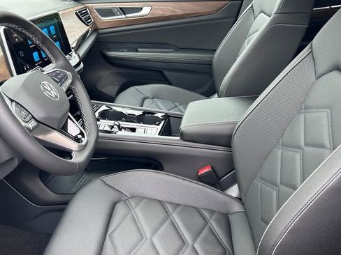 New 2026 Volkswagen Atlas SE FWD image 9