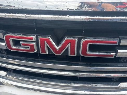 Used 2023 GMC Acadia SLE w/ Driver Convenience Package FWD image 21