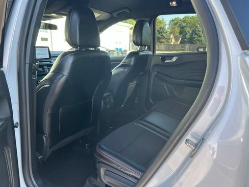 Used 2025 Ford Escape ST-Line Select AWD/4WD image 28