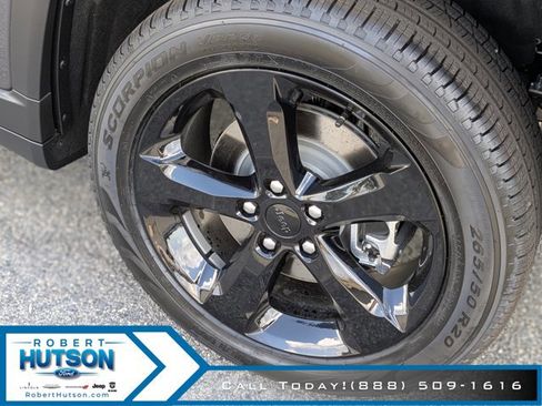 New 2025 Jeep Grand Cherokee L Limited w/ Luxury Tech Group II RWD image 9