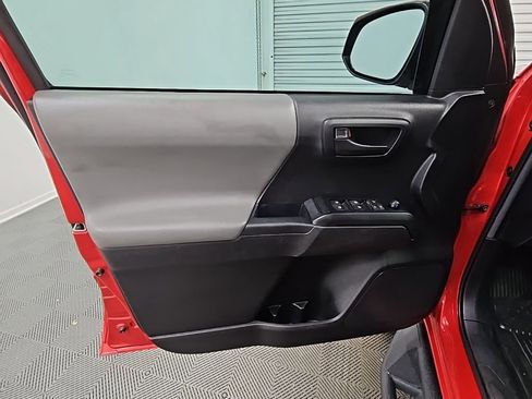 Used 2022 Toyota Tacoma SR image 25