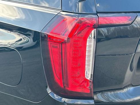 Used 2023 GMC Yukon Denali Ultimate image 11