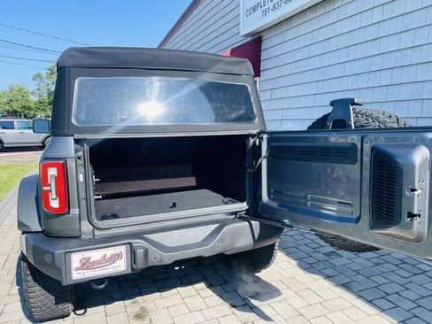 Used 2023 Ford Bronco Outer Banks w/ Sasquatch Package AWD/4WD image 17