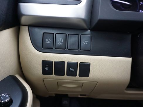 Used 2019 Toyota Highlander Limited image 4