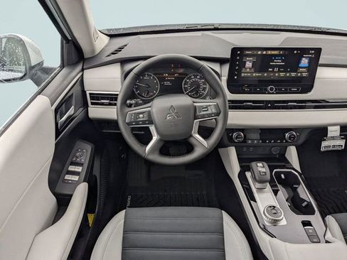 New 2026 Mitsubishi Outlander SE FWD image 15