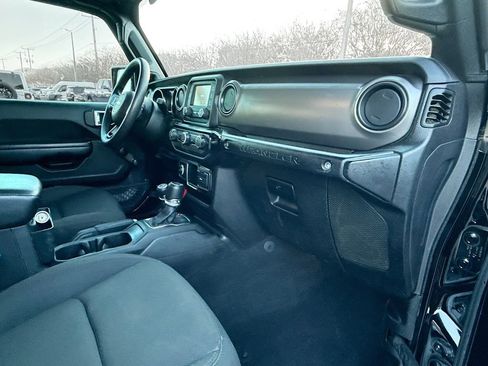 Used 2021 Jeep Wrangler Unlimited Willys image 34