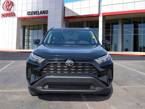 Used 2025 Toyota RAV4 XLE image 3