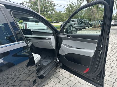 Used 2025 Hyundai Palisade SEL FWD image 23