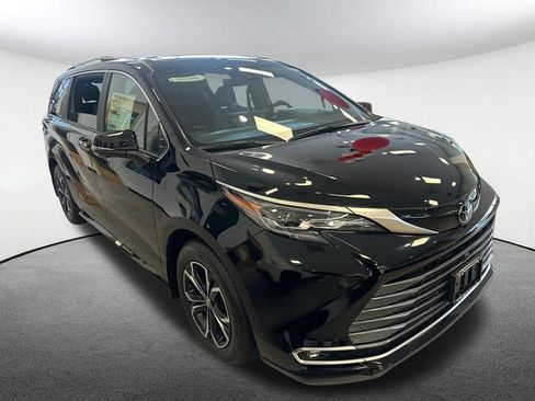 New 2026 Toyota Sienna Platinum AWD/4WD image 2