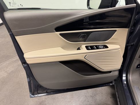 Used 2024 Lincoln Nautilus Reserve image 14