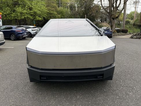 Used 2025 Tesla Cybertruck AWD Crew Cab image 3