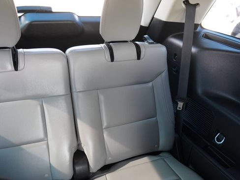 Used 2025 Ford Explorer Active w/ Active Comfort Package RWD image 23