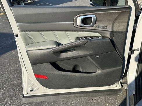 Used 2024 Kia Sorento SX Prestige w/ Sage Leather Package image 34