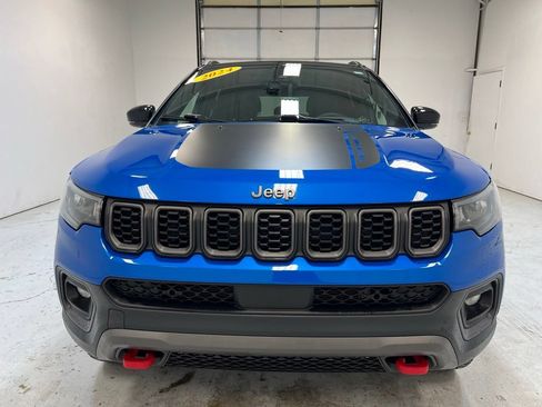 Used 2024 Jeep Compass Trailhawk AWD/4WD image 13