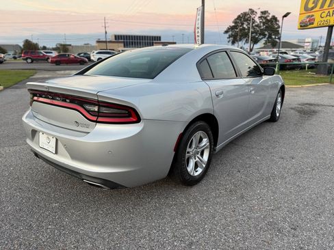 Used 2020 Dodge Charger SXT w/ Leather Interior Group image 5