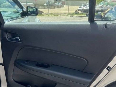 Used 2013 Chevrolet Equinox LS FWD image 11