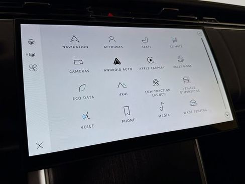 New 2026 Land Rover Range Rover SE image 15