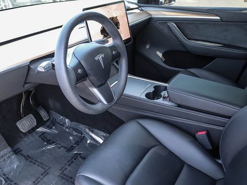 Used 2023 Tesla Model Y Long Range AWD/4WD image 19