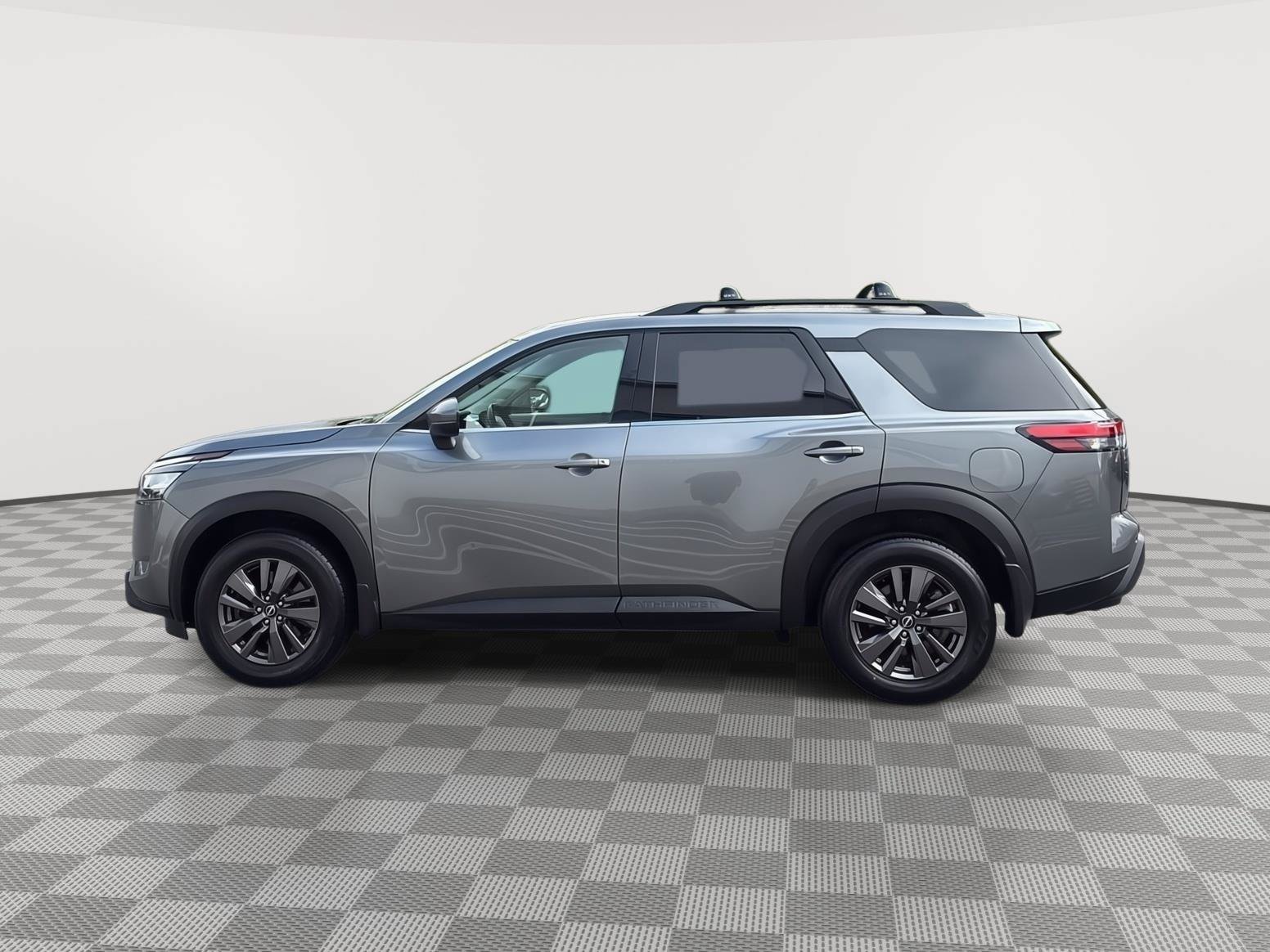 Used 2022 Nissan Pathfinder SV w/ SV Premium Package AWD/4WD image 8