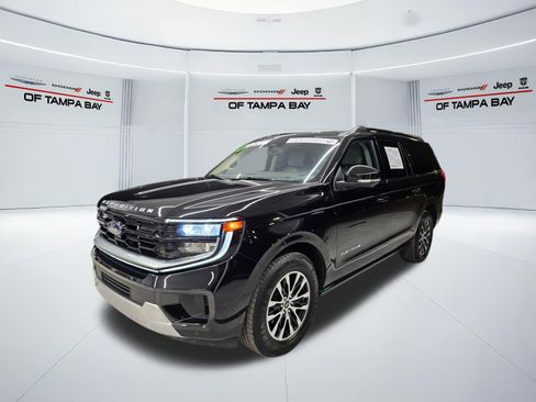 Used 2025 Ford Expedition Max Platinum AWD/4WD image 2