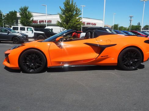Used 2024 Chevrolet Corvette Z06 image 8