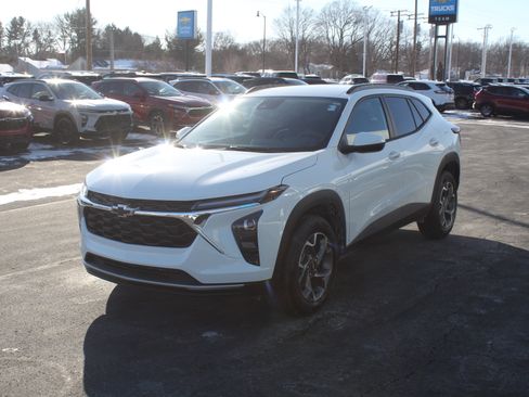 New 2026 Chevrolet Trax LT w/ Driver Confidence Package image 7