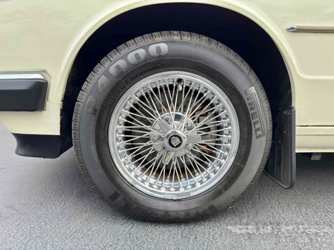 Used 1988 Jaguar XJ6 image 19