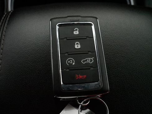 Used 2023 Jeep Grand Cherokee L Limited w/ Black Appearance Package image 31