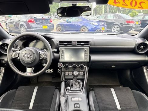 Used 2024 Toyota GR86 Premium RWD image 11