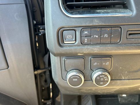 Used 2023 GMC Yukon SLT RWD image 13