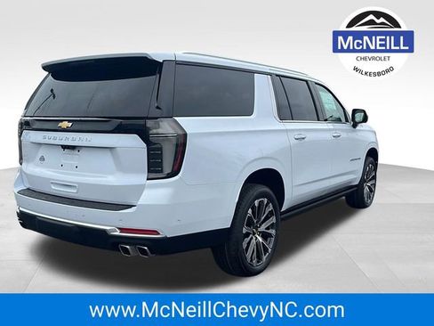 New 2026 Chevrolet Suburban High Country image 7