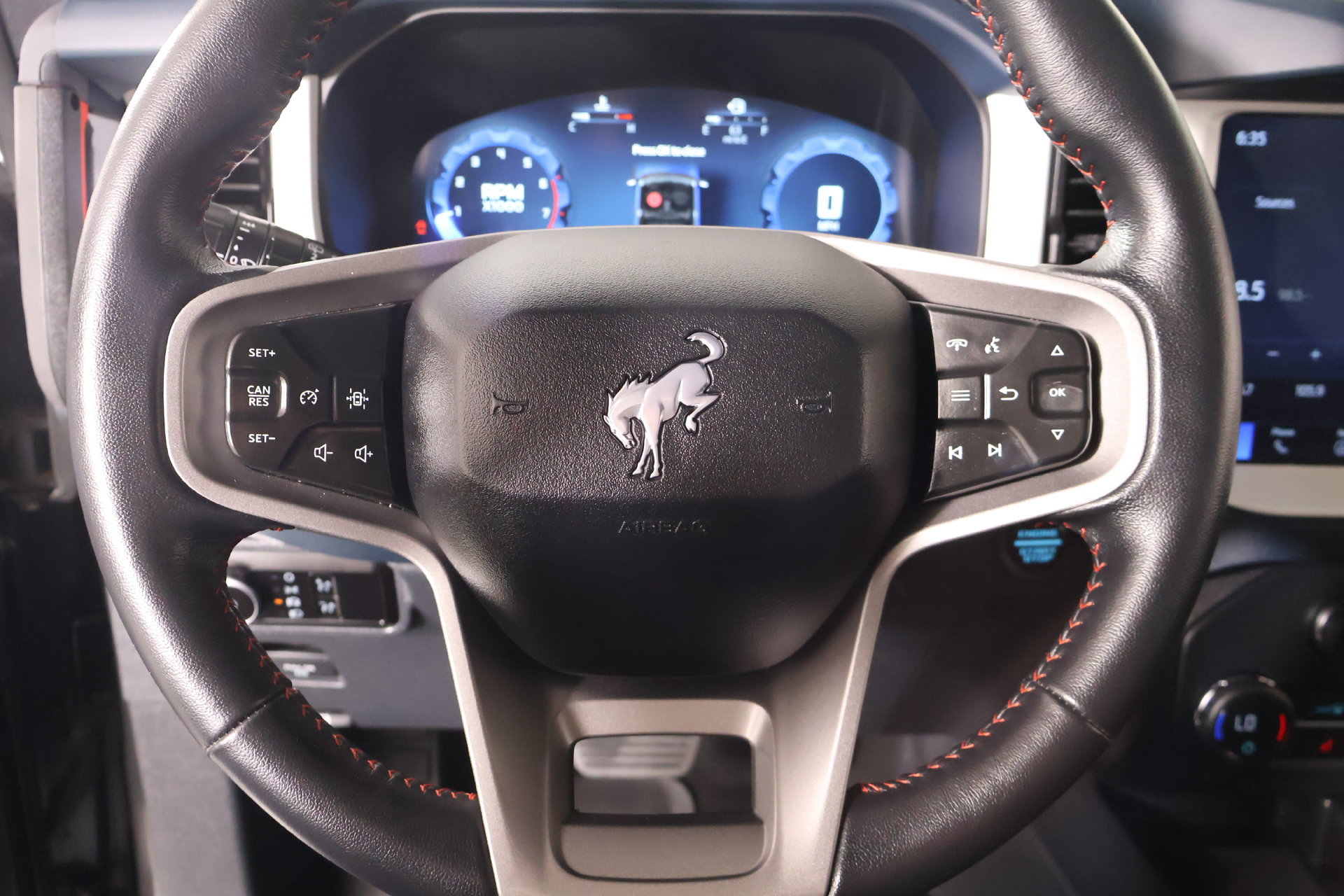 Used 2025 Ford Bronco Heritage Edition AWD/4WD image 3