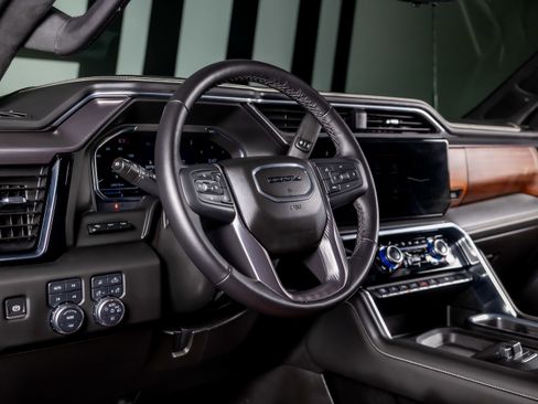Used 2025 GMC Sierra 3500 Denali Ultimate image 35
