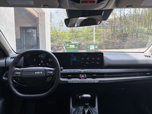 Used 2025 Kia K4 LXS FWD image 33