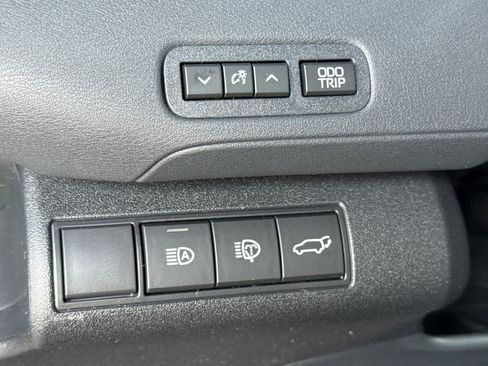 New 2026 Subaru Uncharted Premium FWD image 28